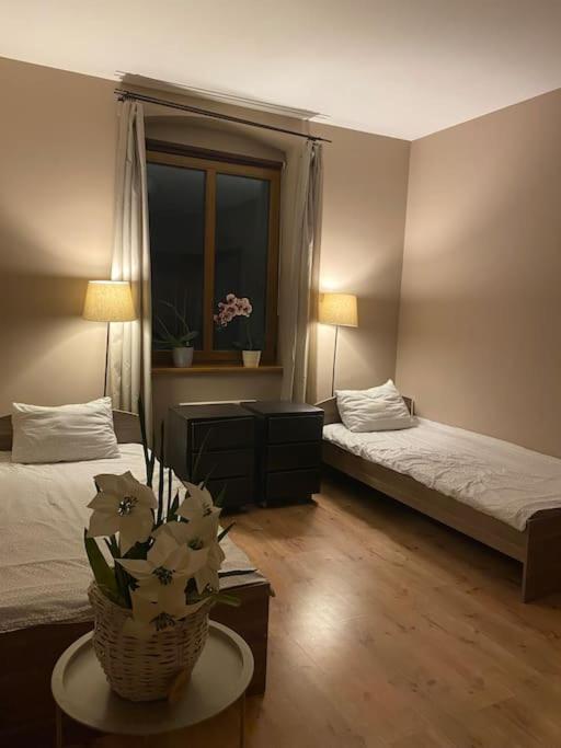 4 Pokoje - 86 M2 - 300 M Od Rynku Wrocław Extérieur photo